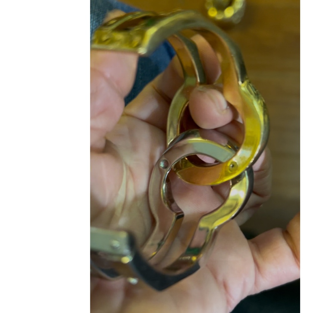 Louis Vuitton clause bracelet 📌 missing back screw checking w LV replacemen - Picture 3 of 14